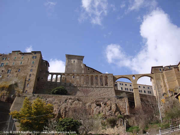 Risultati immagini per pitigliano