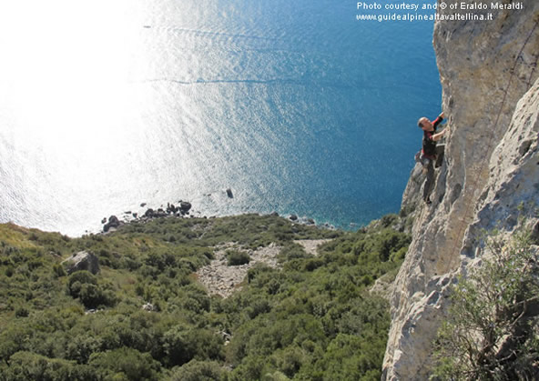 Cliff of Capo d'Uomo and climbing routes