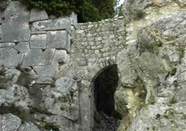 Saturnia - Porta Romana 